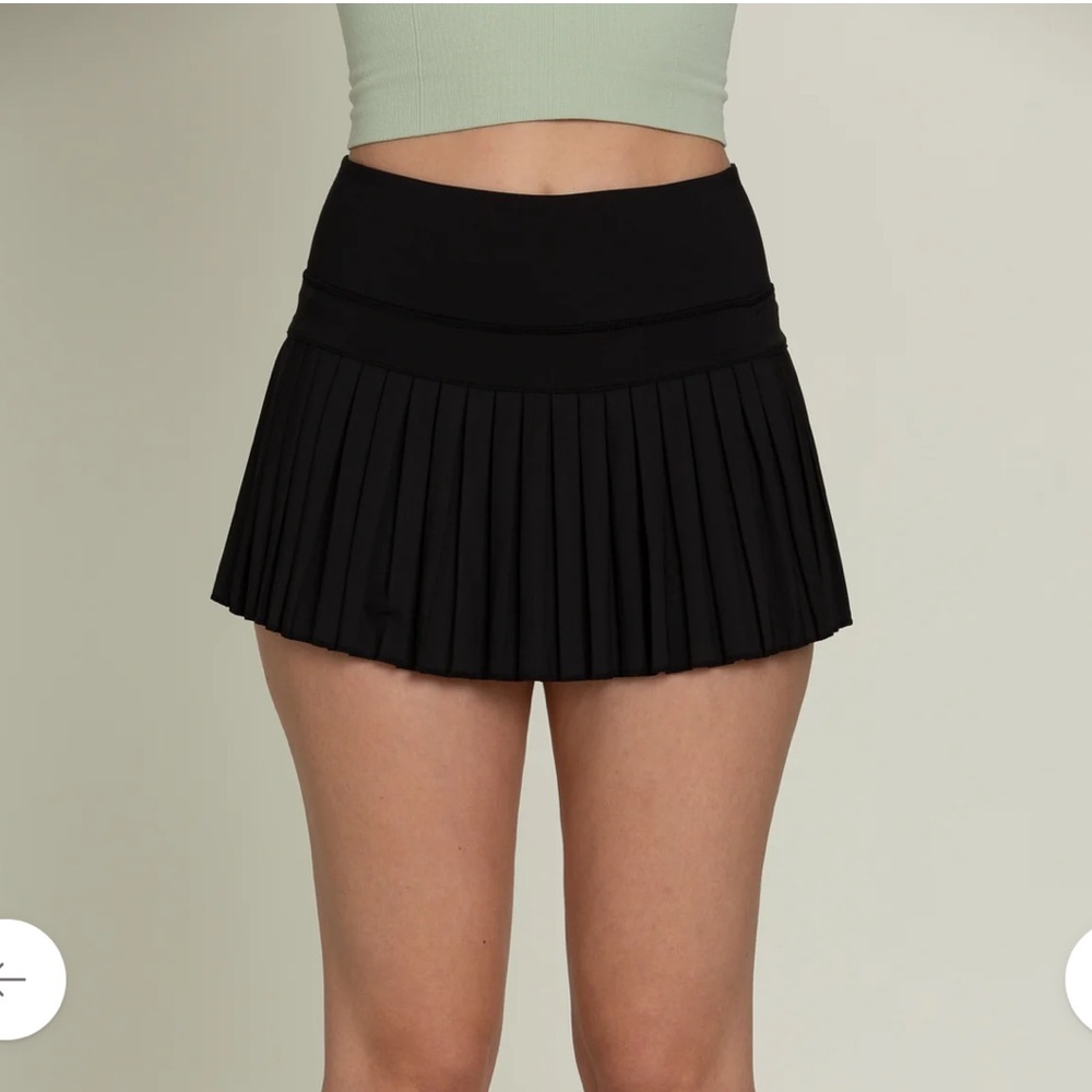 Gold hinge tennis skirt